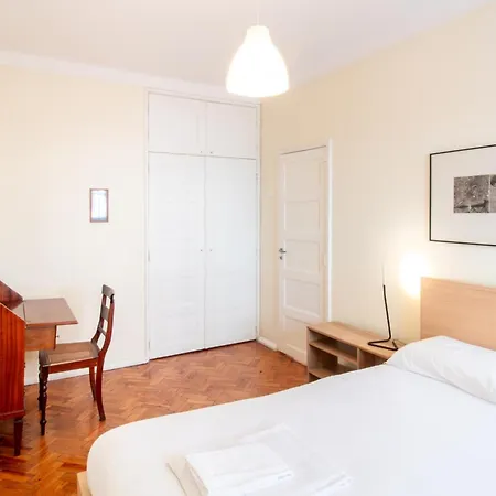 Апартаменты Alvalade *