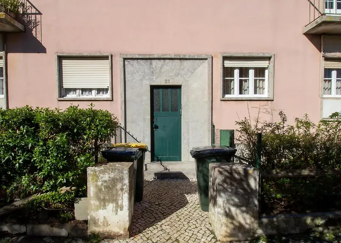 Alvalade Apartment *